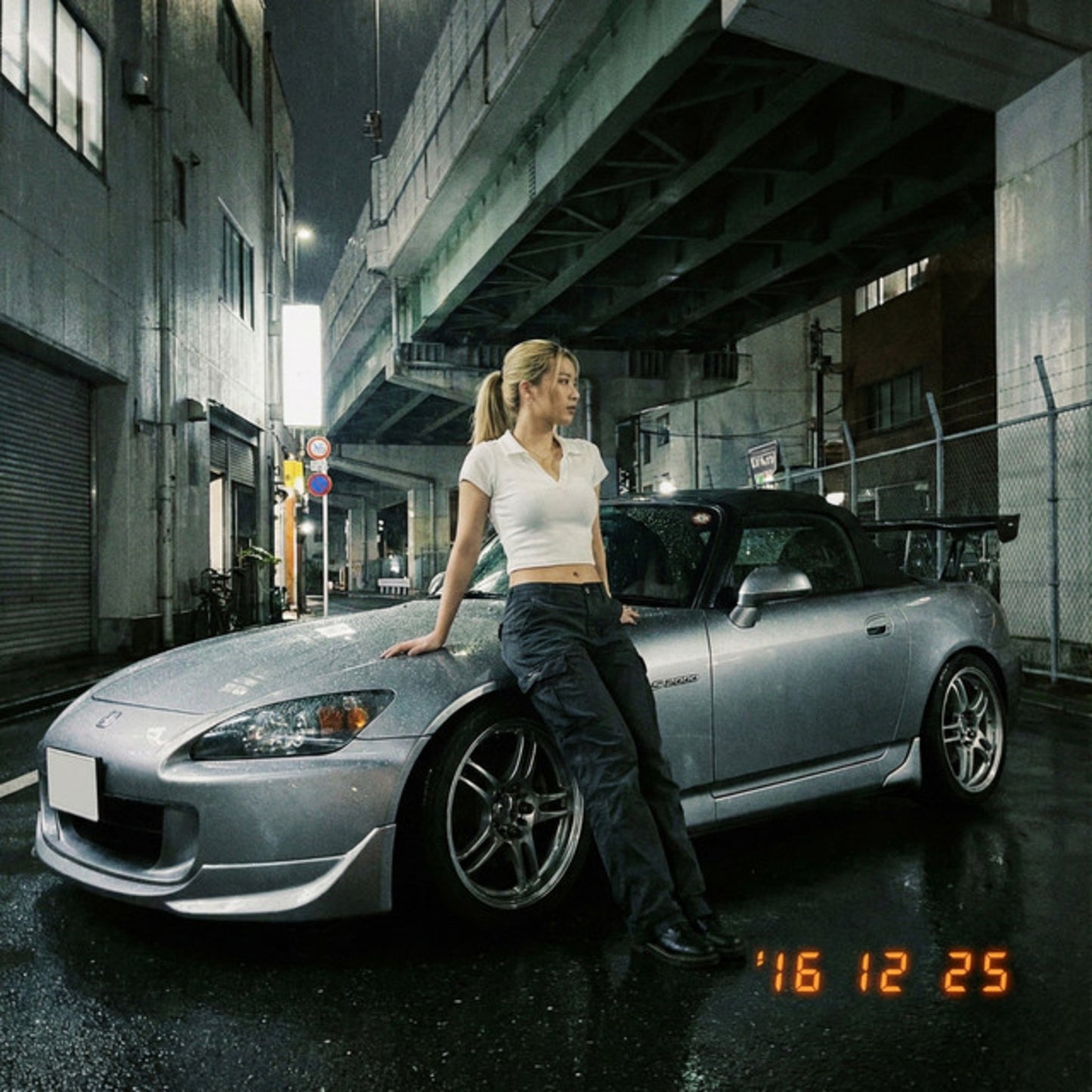 U N I M P R E S S E D